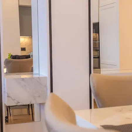 Belleview 1 Apartment *