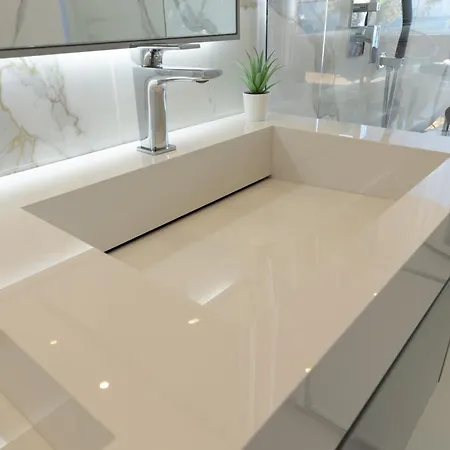 Belleview 1 Apartment *