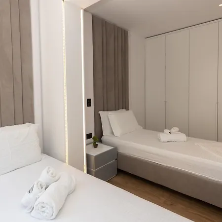 Belleview 1 Apartment