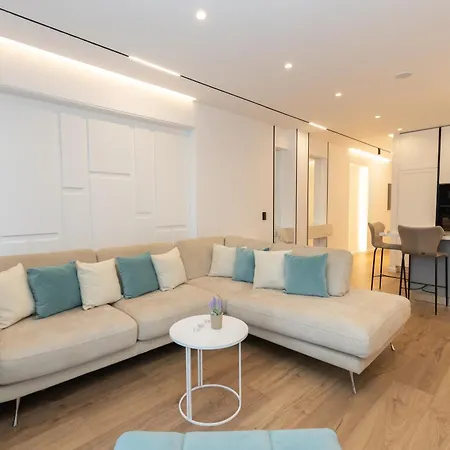 Belleview 1 Apartment