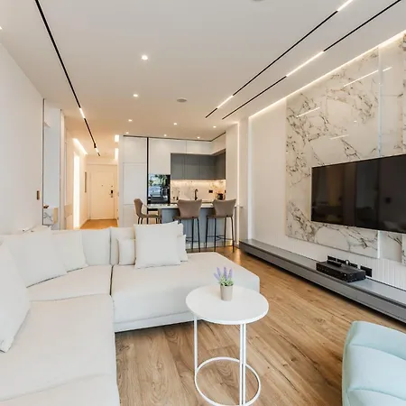 아파트 Belleview 1 *